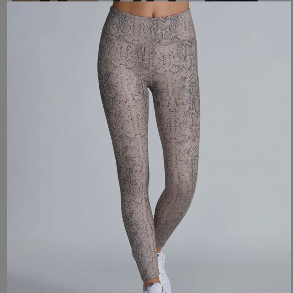 Noli Yoga stretch leggings size small NWT - Picture 2 of 7